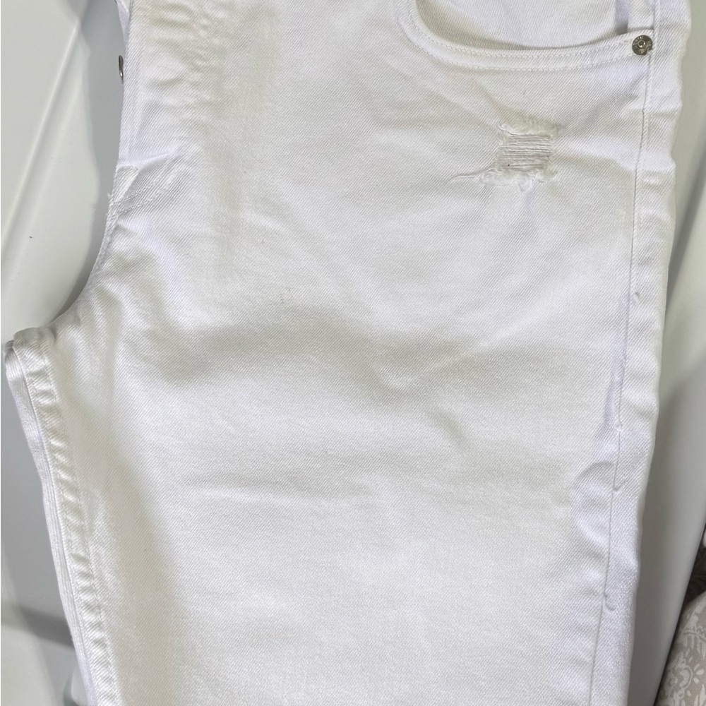 White Skinny Jeans with Smooth Texture